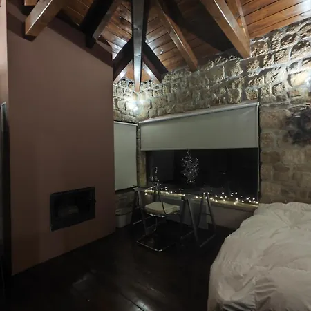 Mountain Stone Villa, Sea & Mountain View At 1150m فيلة *